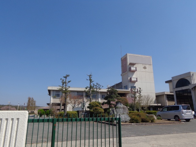 中学校　小野市立小野南中学校（中学校）まで738m