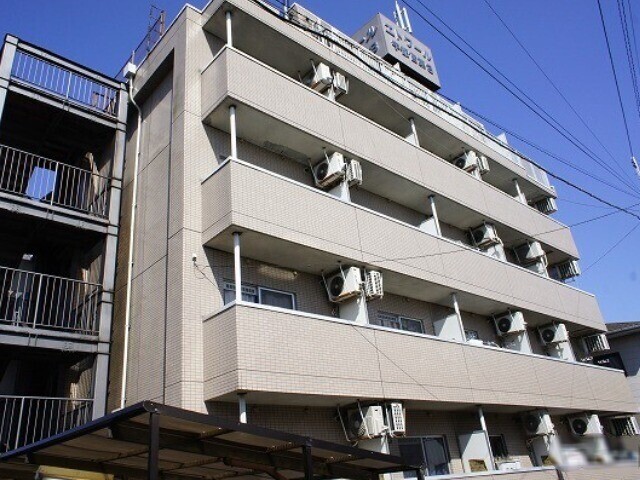 宇都宮市江曽島のマンションの建物外観