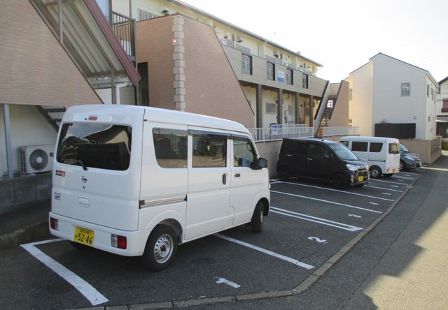 【太宰府市朱雀のアパートの駐車場】