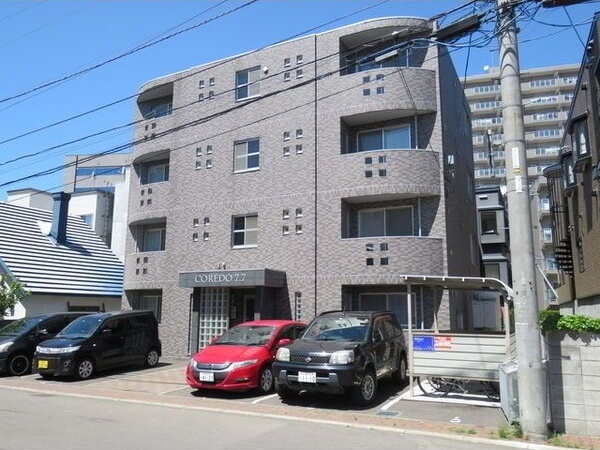 札幌市豊平区豊平七条のマンションの建物外観