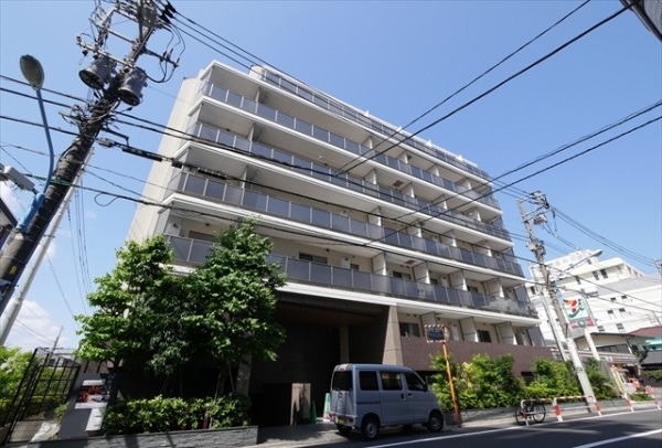 【ザ・パークハビオ新宿の建物外観】