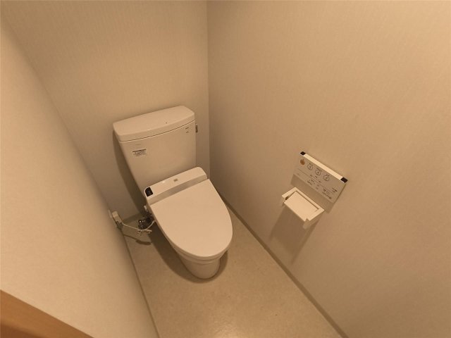 トイレ　嬉しい温水洗浄便座付き♪