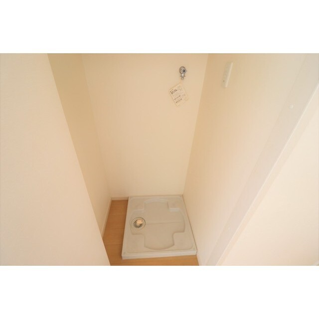 その他　洗濯機置場※別のお部屋の写真になります。