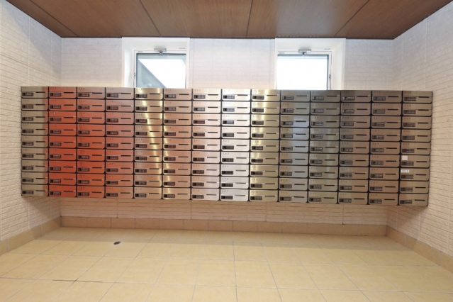 エントランス　郵便ポスト