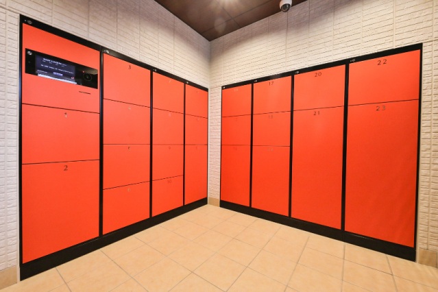 エントランス　宅配BOX