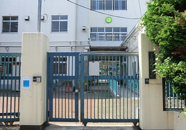 小学校　大田区立洗足池小学校（小学校）まで943m