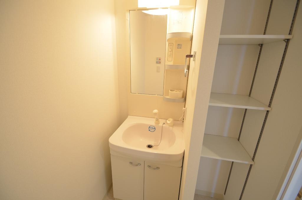 洗面設備　洗髪洗面化粧台