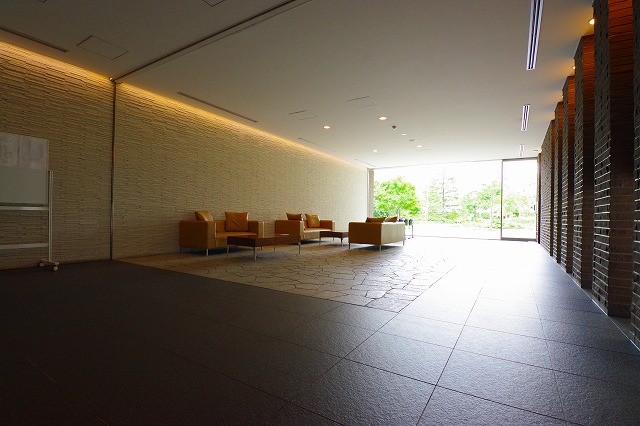 ロビー　建物の内部です