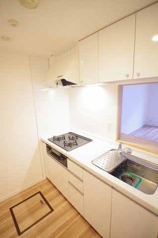 キッチン　※同タイプの別のお部屋の写真です。