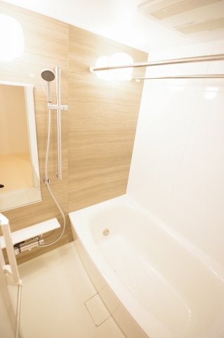 バス・シャワールーム　※同タイプの別のお部屋の写真です。