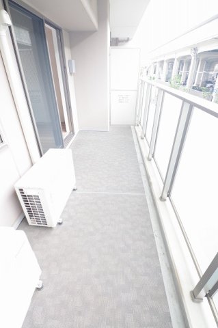 バルコニー　※同タイプの別のお部屋の写真です。
