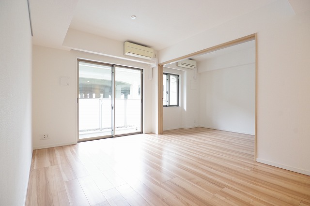 居室・リビング　※同タイプの別のお部屋の写真です。