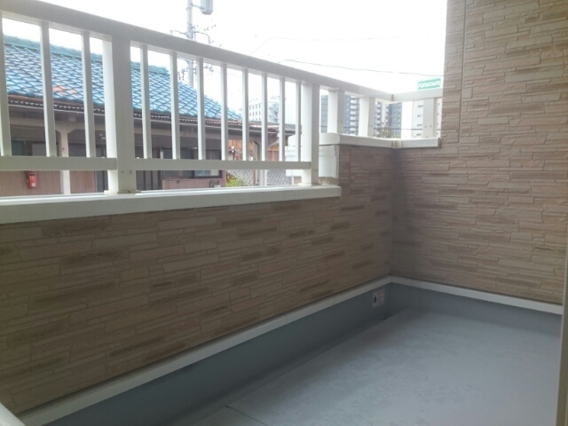 バルコニー　南東向きで日当たり良好♪