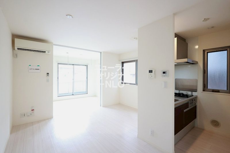 居室・リビング　お部屋を快適に保つエアコン付き☆