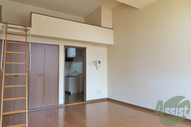 その他部屋・スペース　ロフトがあり寝室を居住スペースと分けられます。