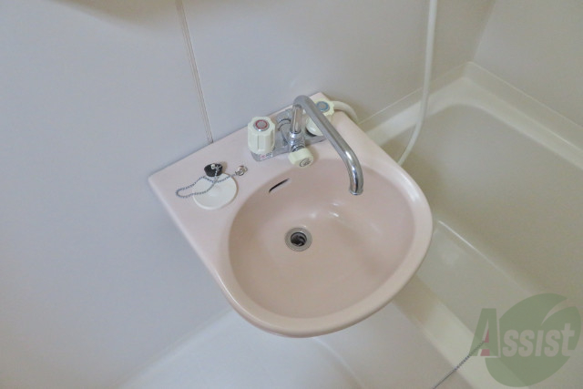 洗面設備　洗面はこちらでお願いします。歯磨きもＯＫです。