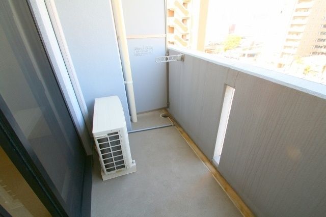 バルコニー　ヴィヴィッド京橋　大阪市城東区鴫野西　1K