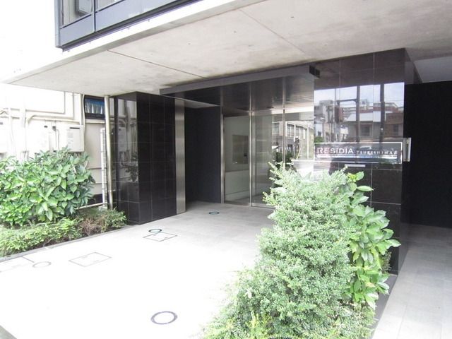 エントランス　エントランス