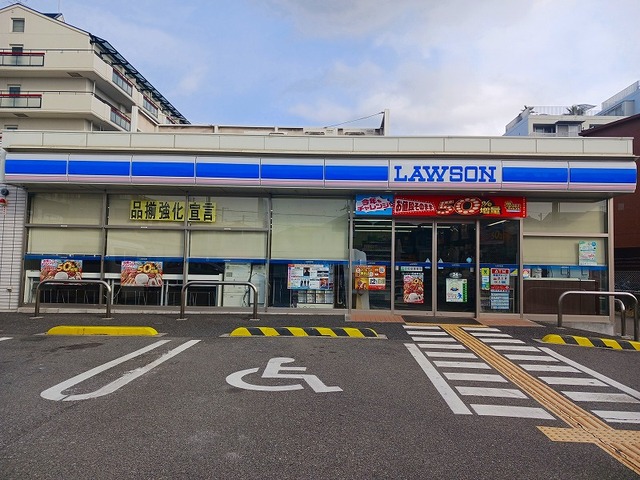 コンビニ　ローソン尼崎常松店（コンビニ）まで160m