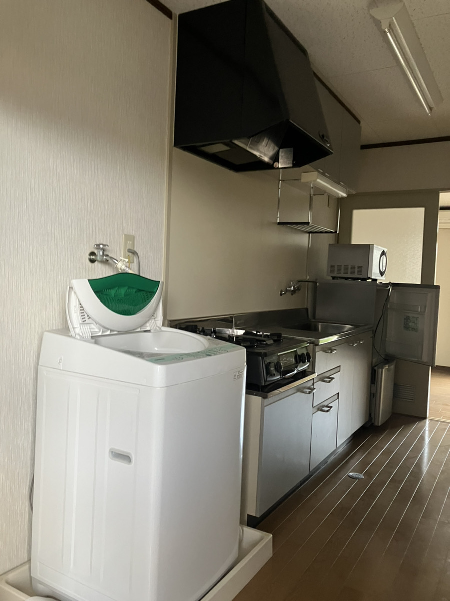 その他部屋・スペース　玄関から見た内観