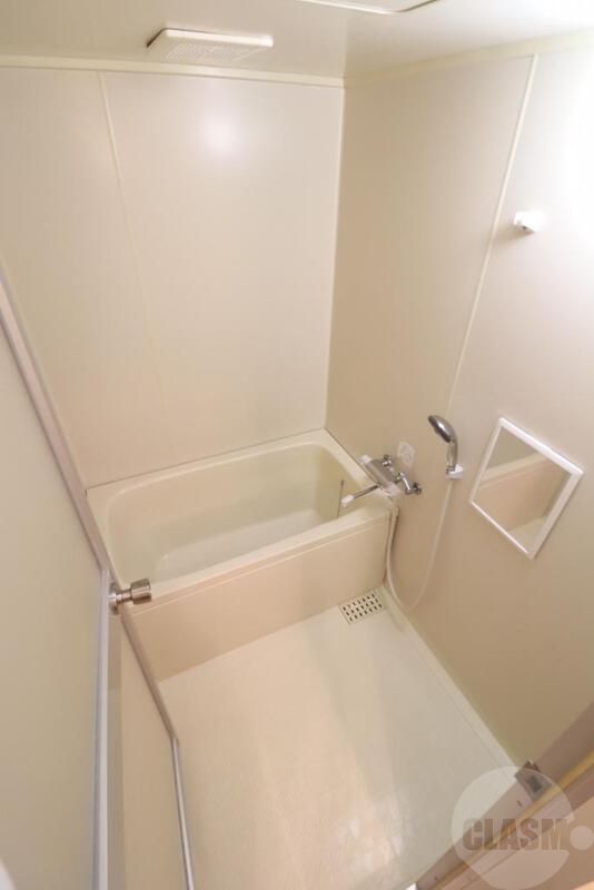 バス・シャワールーム　清潔感のあるバスルーム