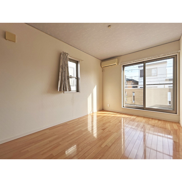 バルコニー　洋室