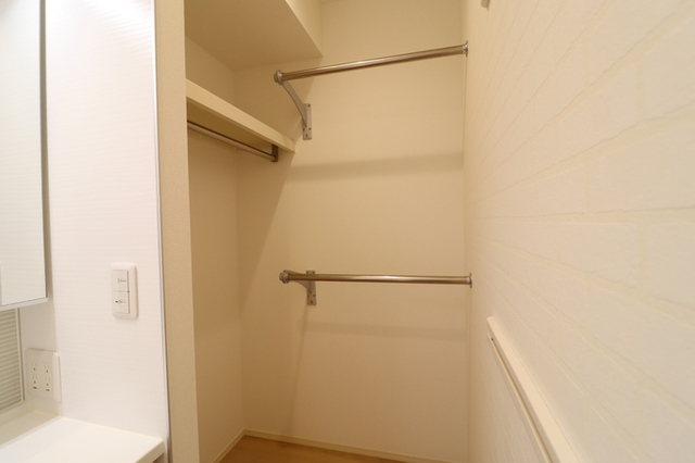 収納　ウォークインクローゼット