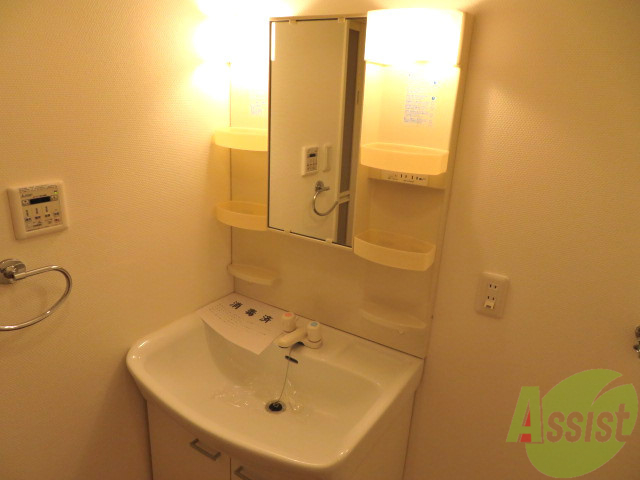 洗面設備　忙しい朝の味方、独立洗面台があるのは嬉しいですね