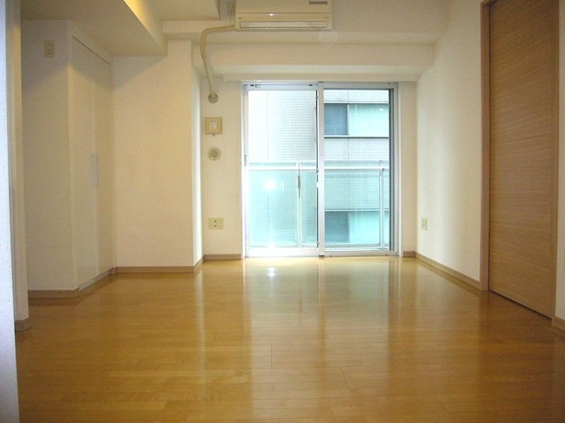 居室・リビング　☆明るい居間☆