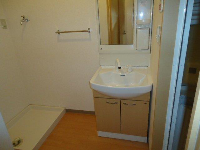 洗面設備　洗髪洗面化粧台です。