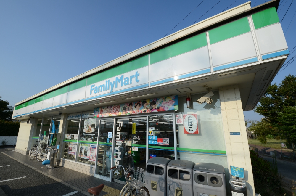 コンビニ　ファミリーマート宝塚美幸町店（コンビニ）まで346m