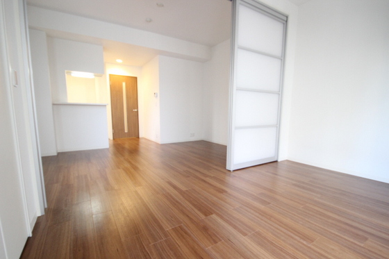 居室・リビング　※別部屋の写真です