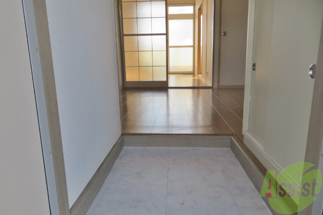 玄関　玄関からは部屋が１直線です。