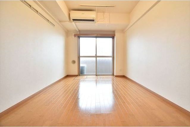 居室・リビング　☆明るい洋室☆