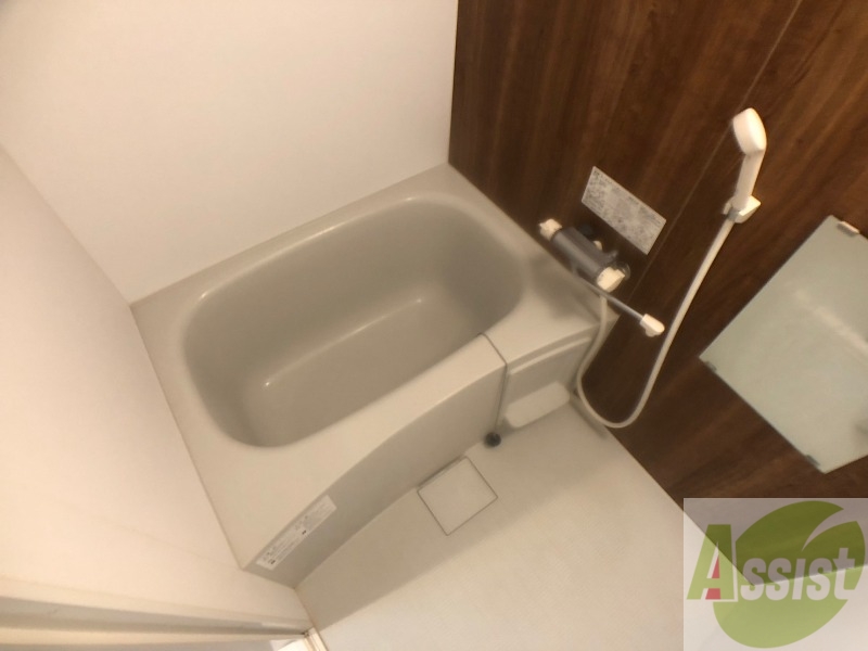 バス・シャワールーム　お風呂になります。一日の疲れを癒してくださいね。