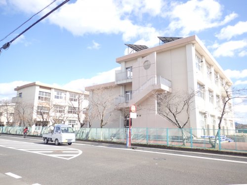 小学校　岐阜市立七郷小学校（小学校）まで1449m