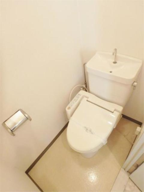 トイレ　ウォシュレット付き