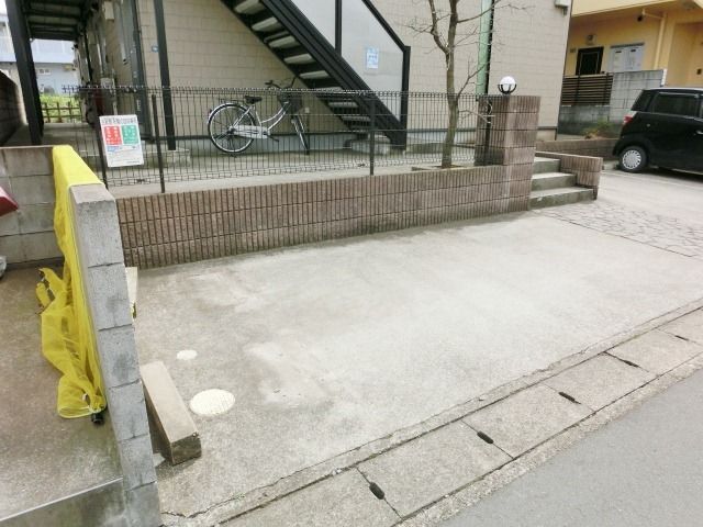駐車場　満車の場合は近隣をお探し致します。