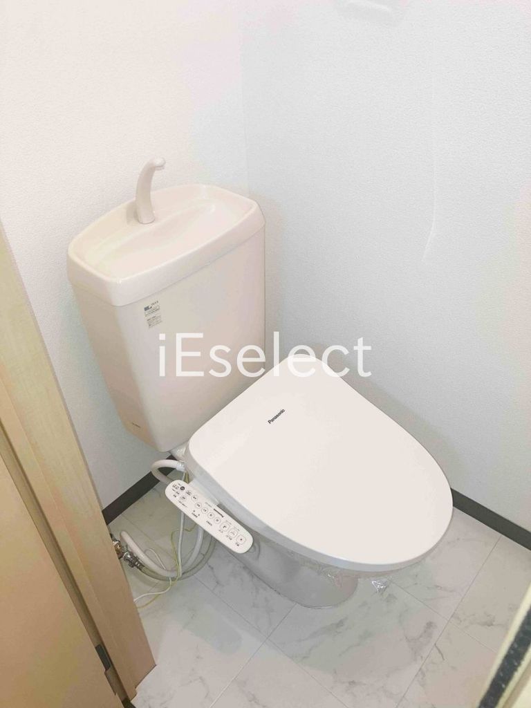 トイレ　温水洗浄便座もございます