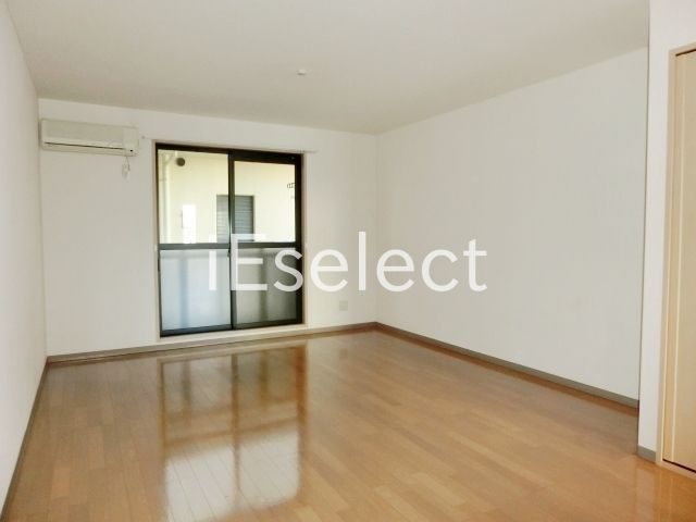 居室・リビング　広々11.2帖の居室です