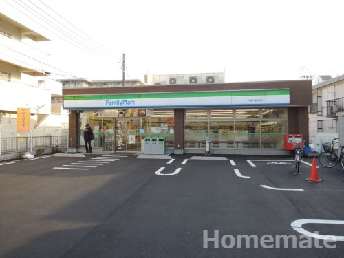 コンビニ　ファミリーマート 戸塚下倉田町店（コンビニ）まで423m