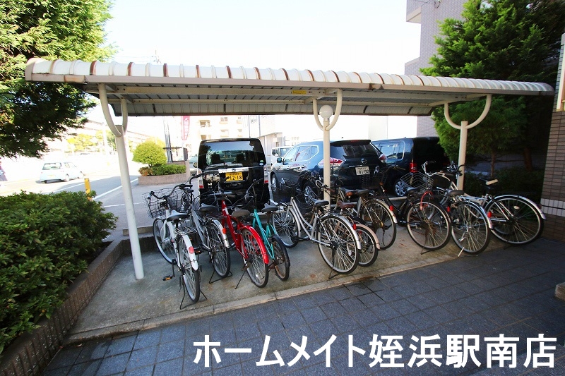 駐車場　★屋根付きの駐輪場です！★