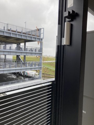 バルコニー　外からの目が気にならないバルコニーで洗濯物が干せます