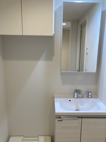 洗面設備　スペースが確保できる洗面所です