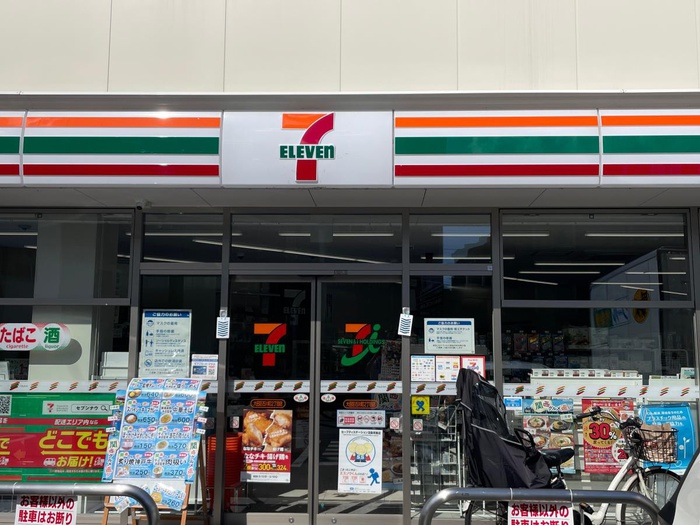 コンビニ　セブンイレブン 大田区石川町2丁目店（コンビニ）まで582m
