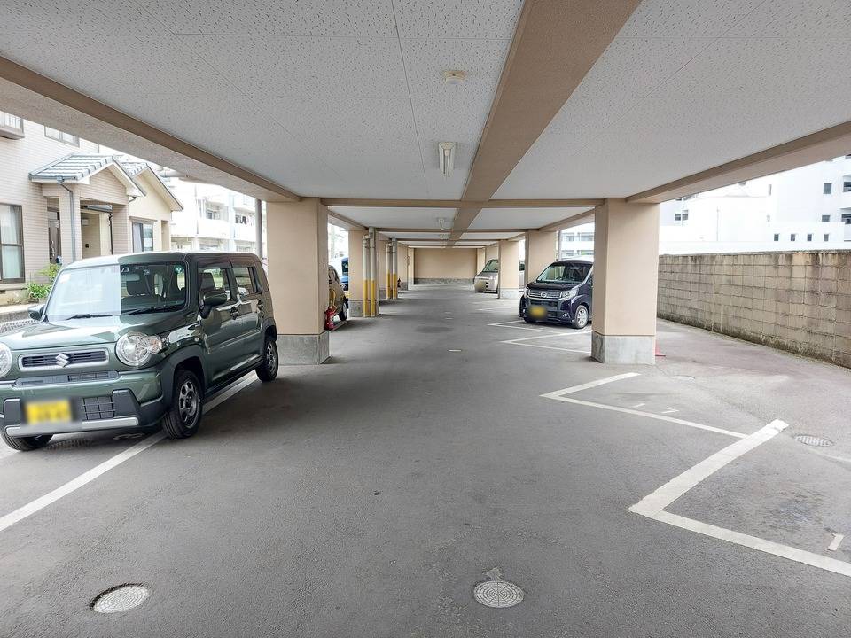 駐車場　駐車場