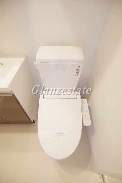 トイレ　☆温水洗浄便座完備のトイレ☆