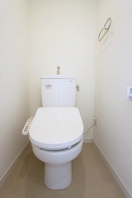 トイレ　落ち着いた色調のトイレです♪