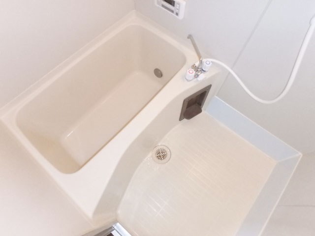バス・シャワールーム　追い焚き付きでいつでも温かいお風呂に浸かれます☆（イメージ）