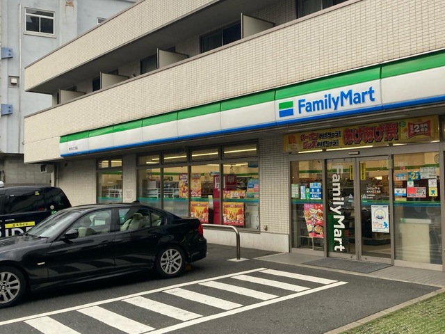 コンビニ　ファミリーマート東大井三丁目店（コンビニ）まで484m